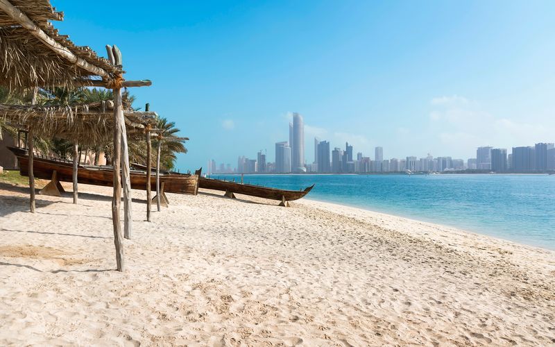 Stranden i Abu Dhabi, Förenade Arabemiraten.