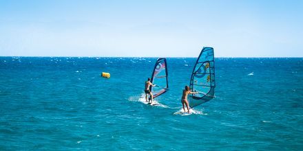I Abu Soma, Egypten kan du testa på windsurfing.