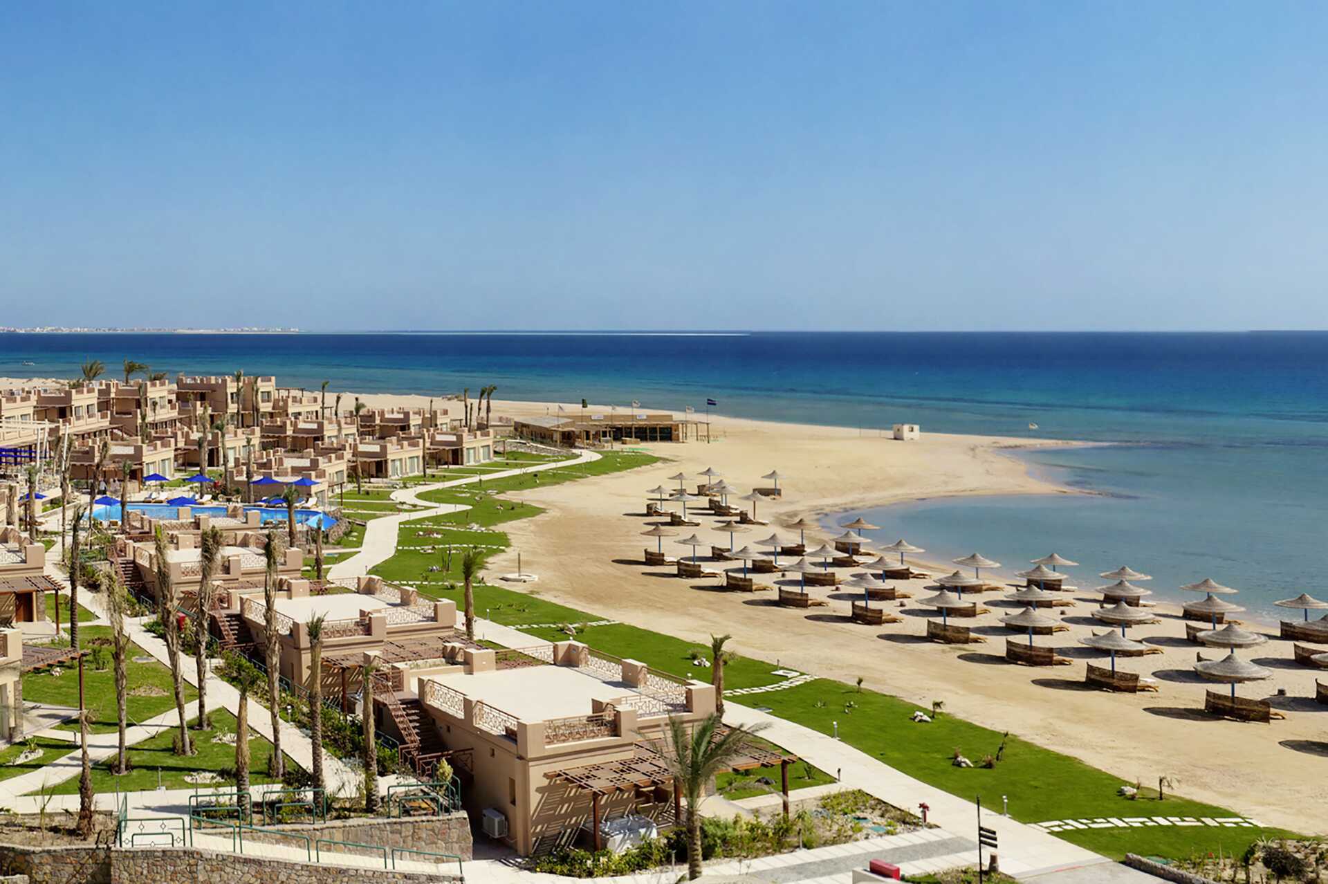 Stranden vid hotell Shams Prestige Abu Soma i Soma Bay, Egypten.