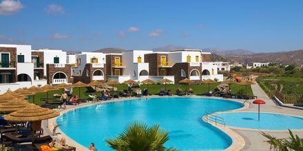 Pool på hotell Aegean Land på Naxos i Grekland.