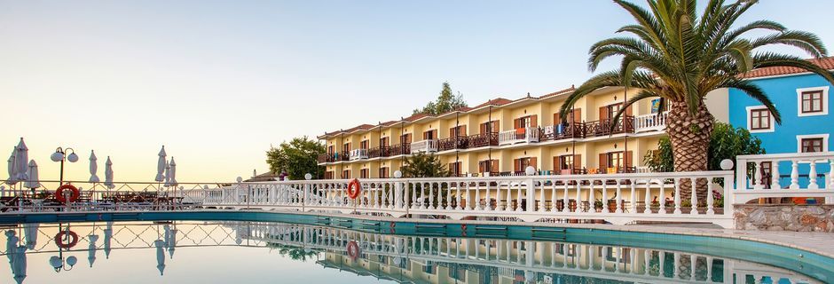Poolen på hotell Aeolos på Skopelos, Grekland.