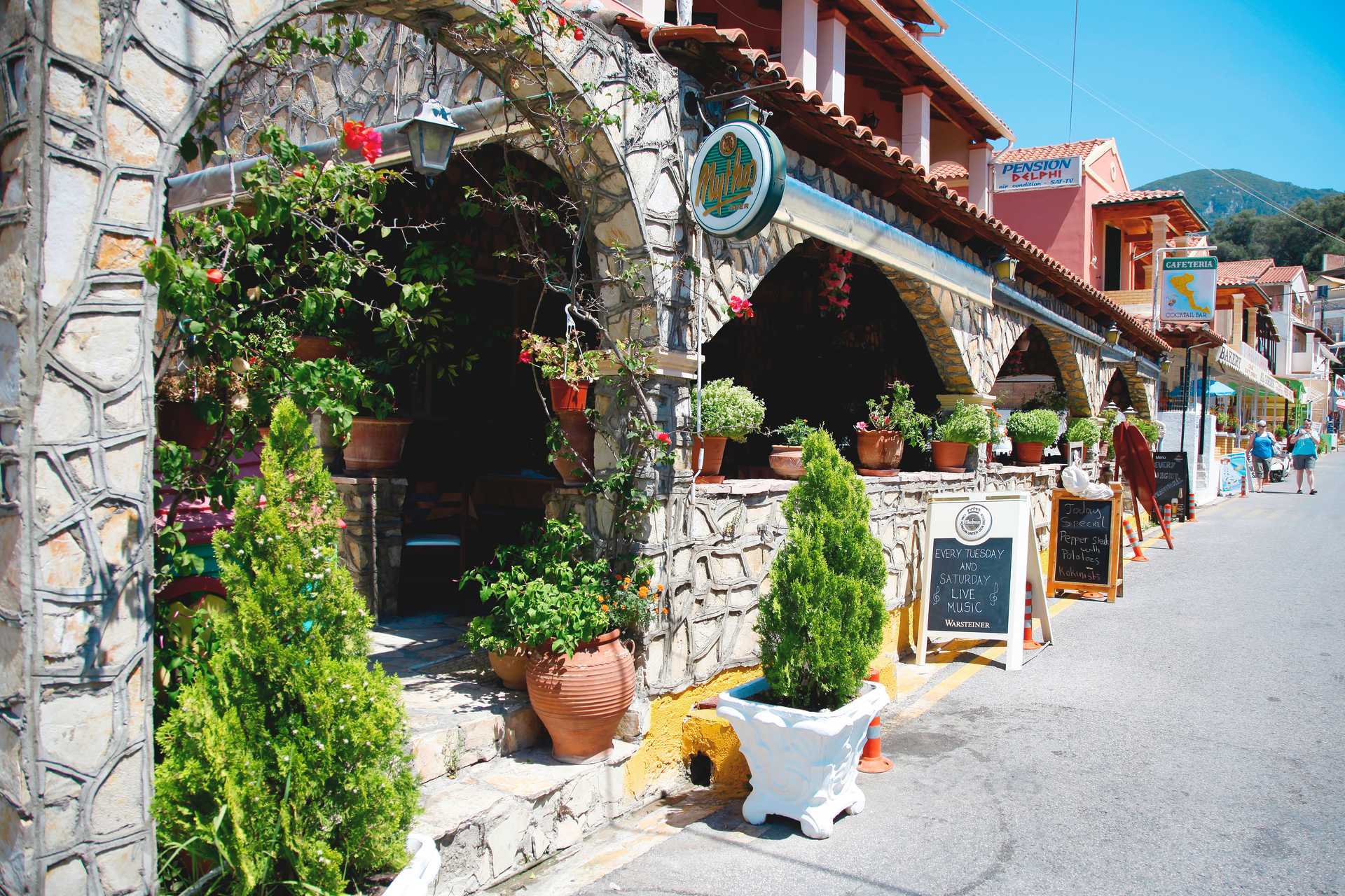 Restaurang i Agios Gordis på Korfu, Grekland.