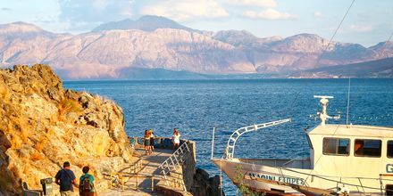 Hamnpromenaden i Agios Nikolaos på Kreta.