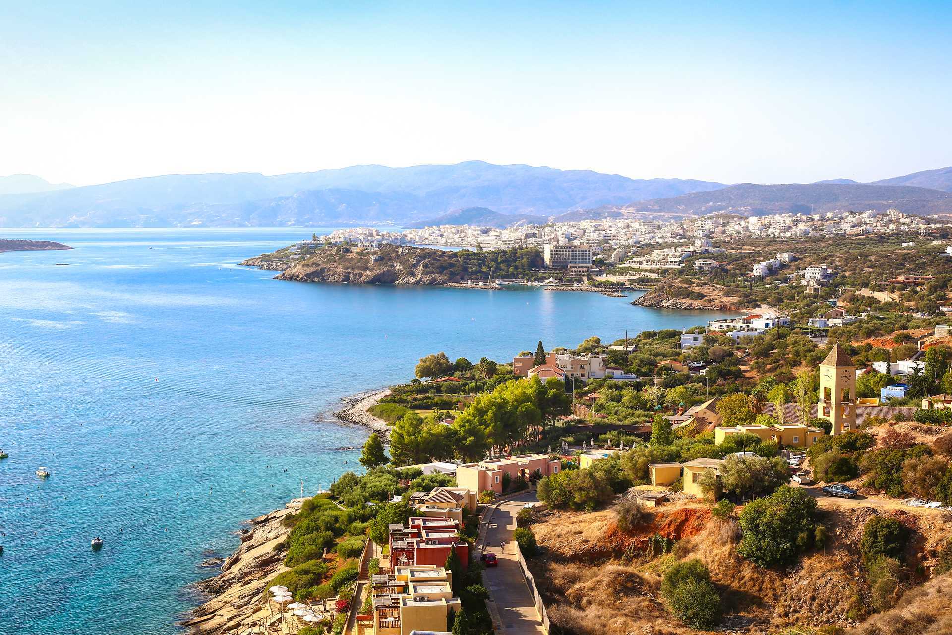 Vy över Agios Nikolaos på Kreta.