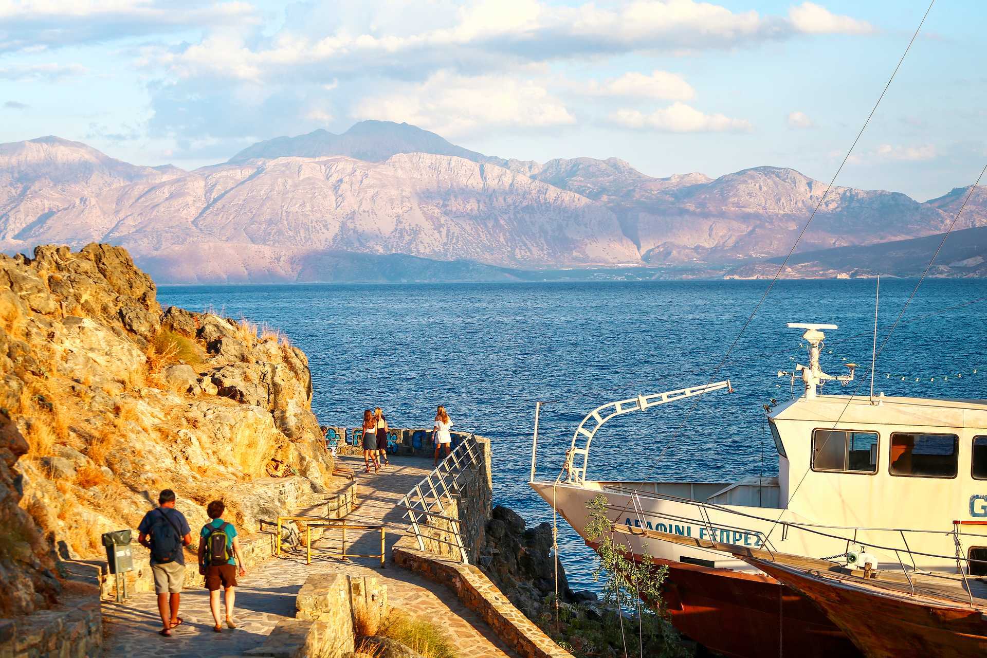 Hamnpromenaden i Agios Nikolaos på Kreta.