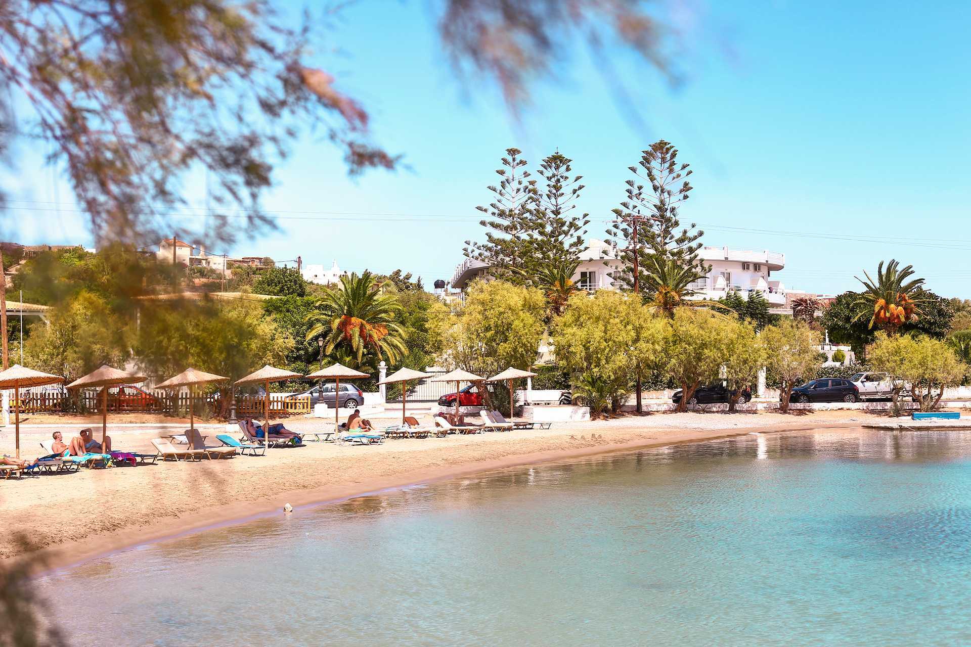 Strand vid Agios Nikolaos på Kreta.