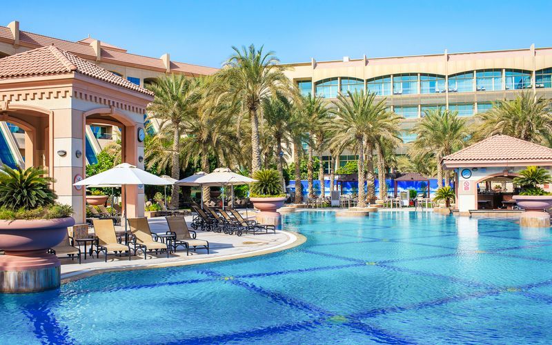 Poolområdet på hotell Al Raha Beach i Abu Dhabi, Förenade Arabemiraten.