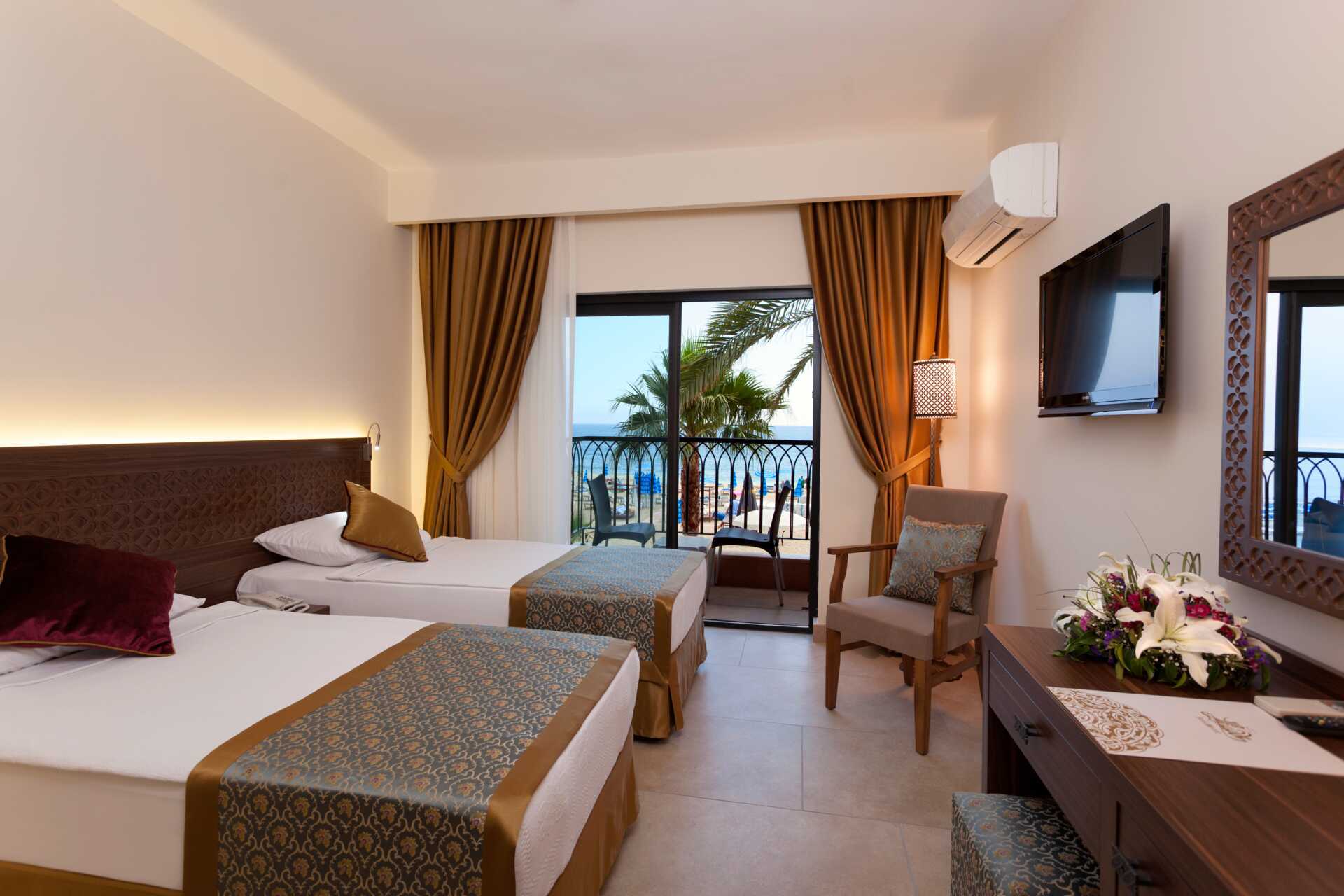 Dubbelrum på hotell Alaaddin Beach i Alanya, Turkiet.