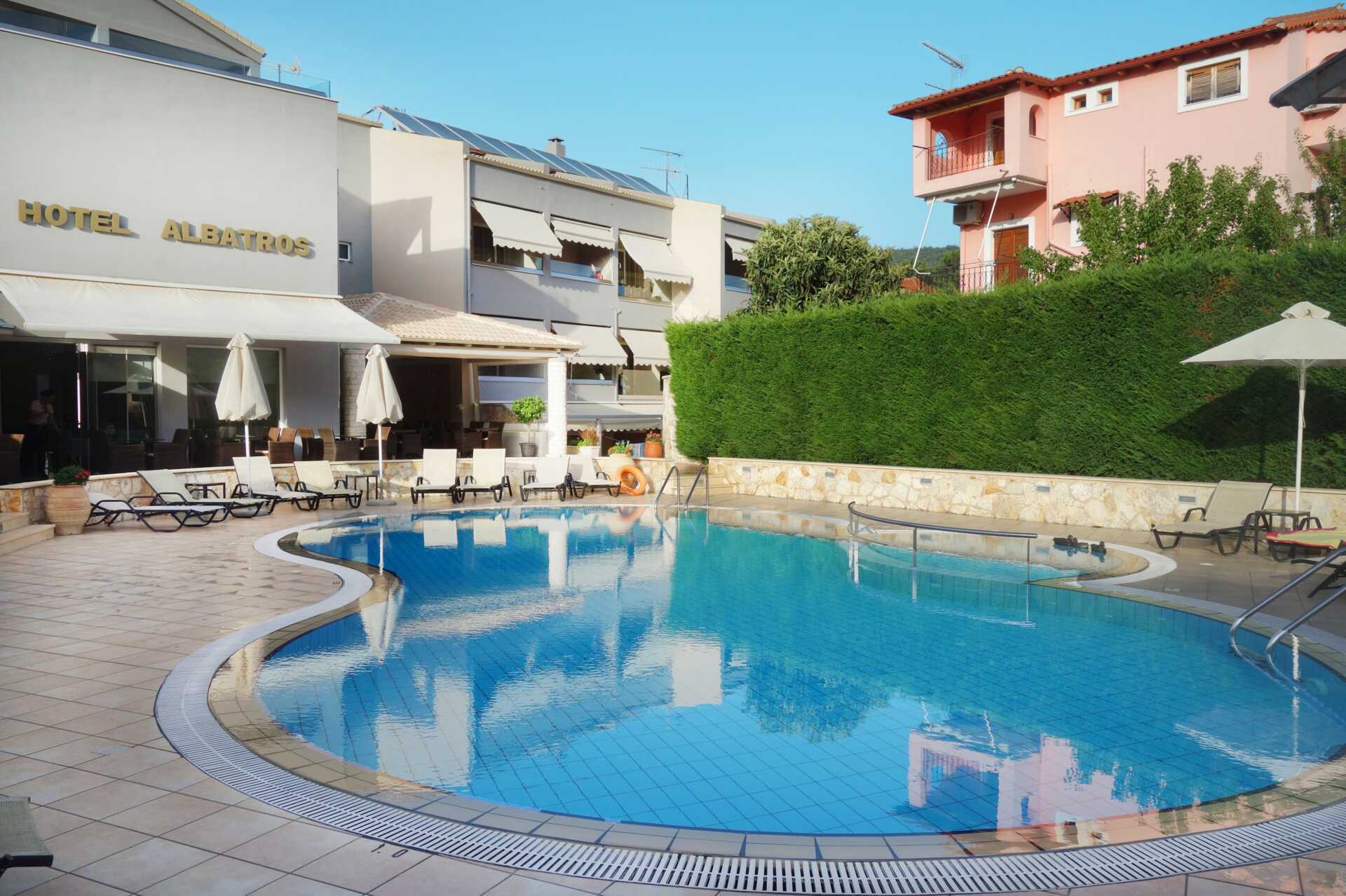 Pool på hotell Albatros i Sivota, Grekland.