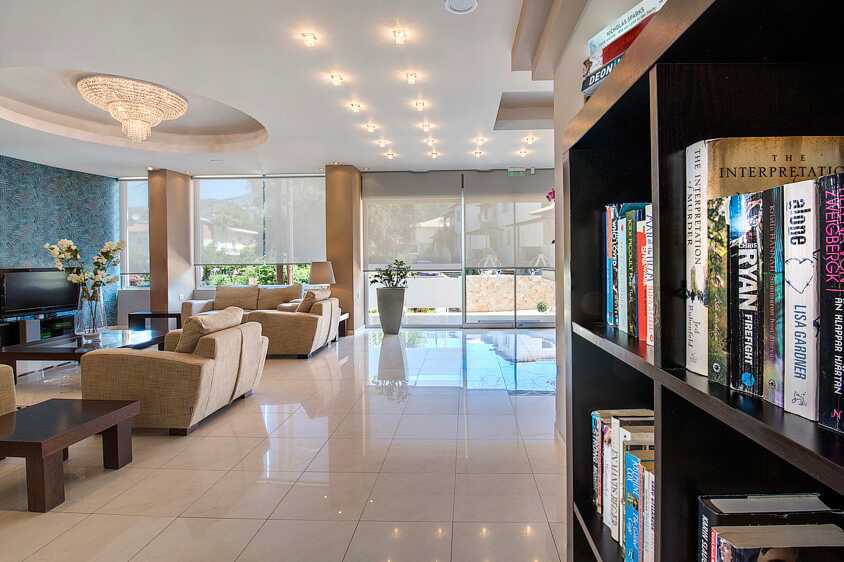 Lobby på hotell Albatros i Sivota, Grekland.