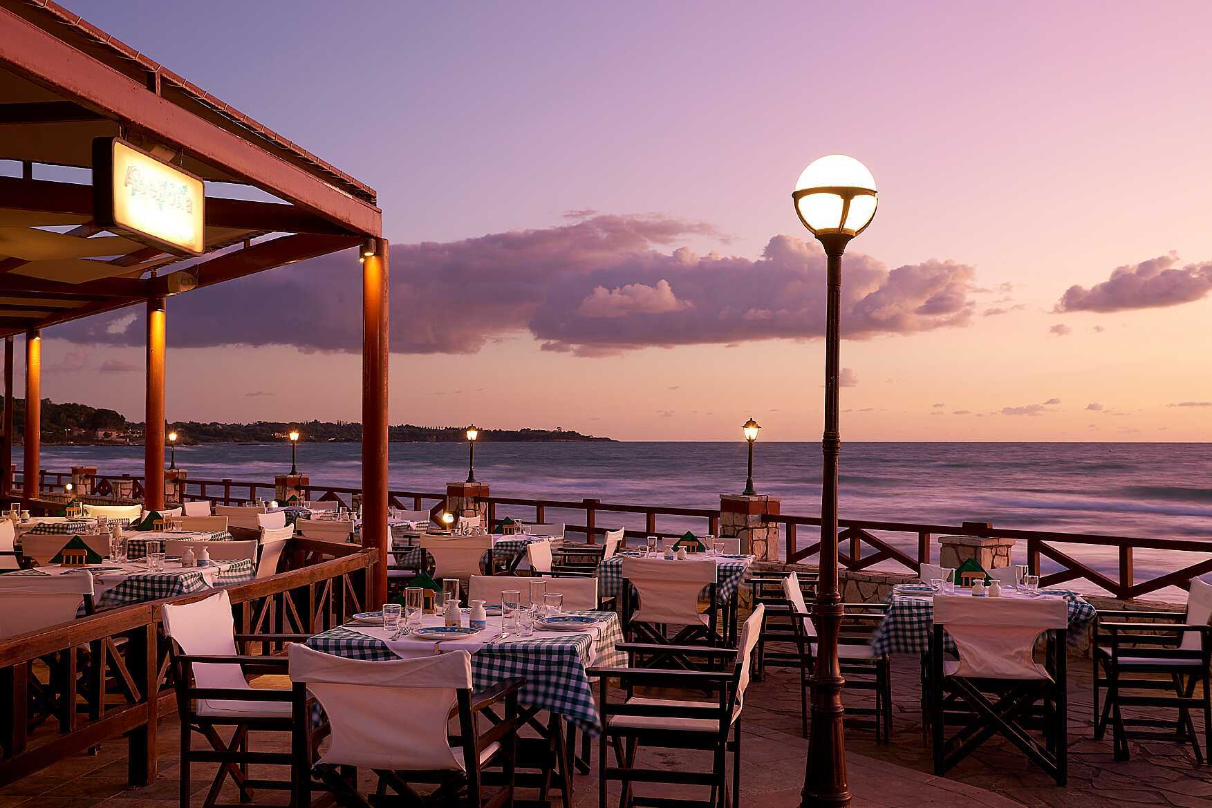 Taverna Abeliona på hotell Aldemar Olympian Village i Skafidia, Grekland.