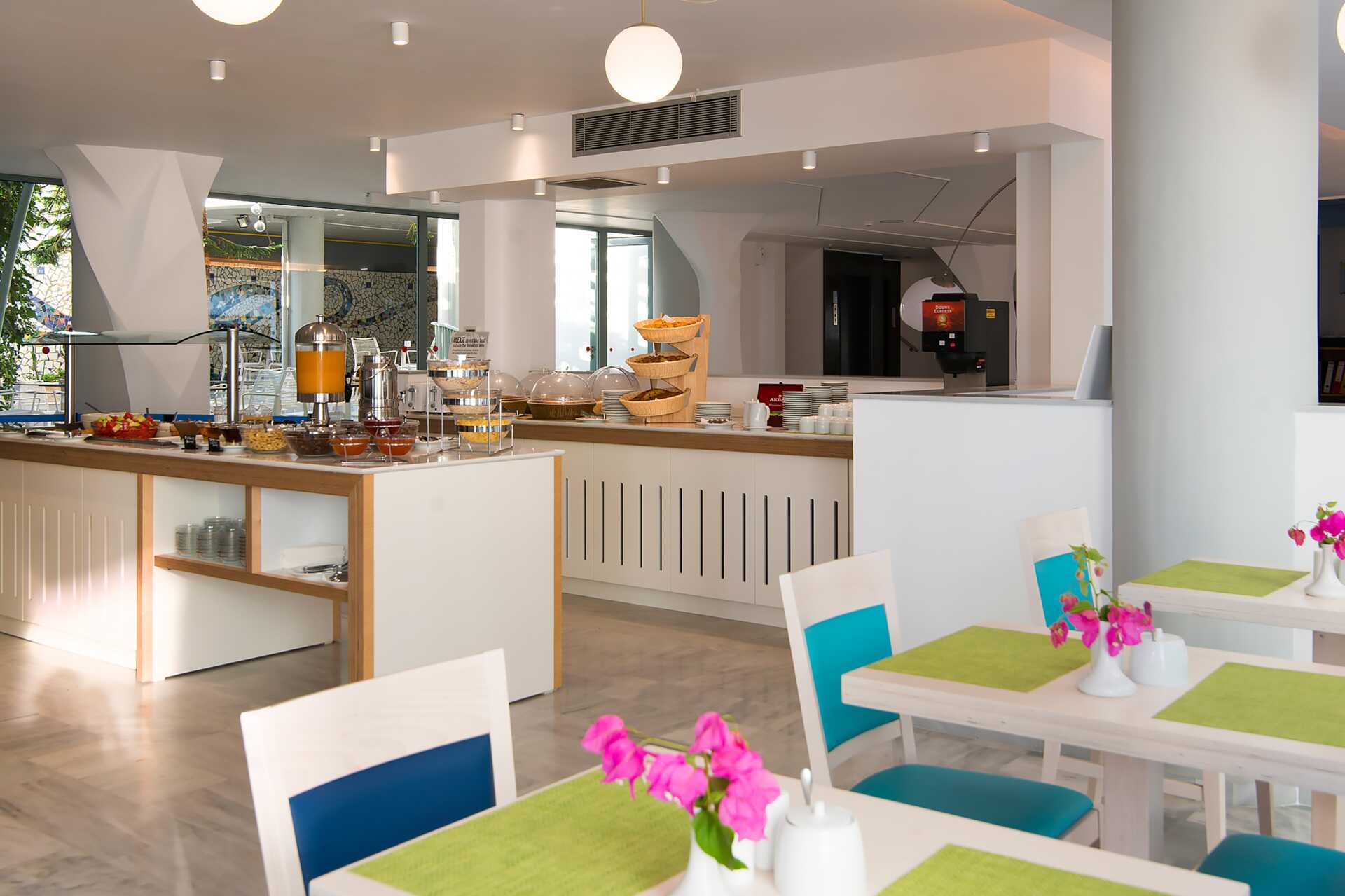 Frukostrestaurang på hotell Alia Beach i Hersonissos, på Kreta.