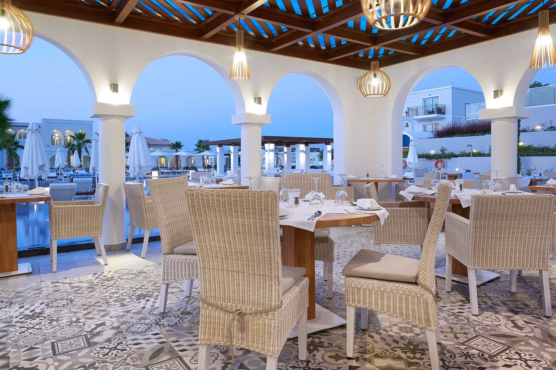 Ostria, en av a la carte-restaurangerna Anemos Luxury Grand Resort.