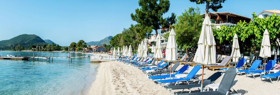 Stranden vid hotell Armeno Beach på Lefkas, Grekland.