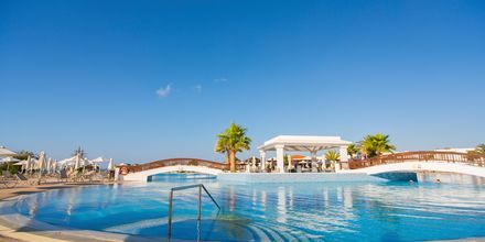 Poolområde på hotell Louis Creta Princess Aquapark & Spa på Kreta, Grekland.