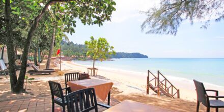 Stranden vid hotell Baan Khaolak Beach Resort, Thailand.