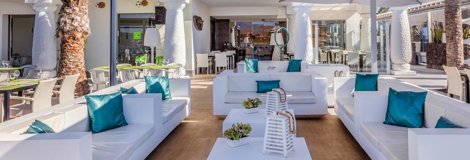 Lounge på hotell Barcelo Castillo Beach Resort på Fuerteventura.
