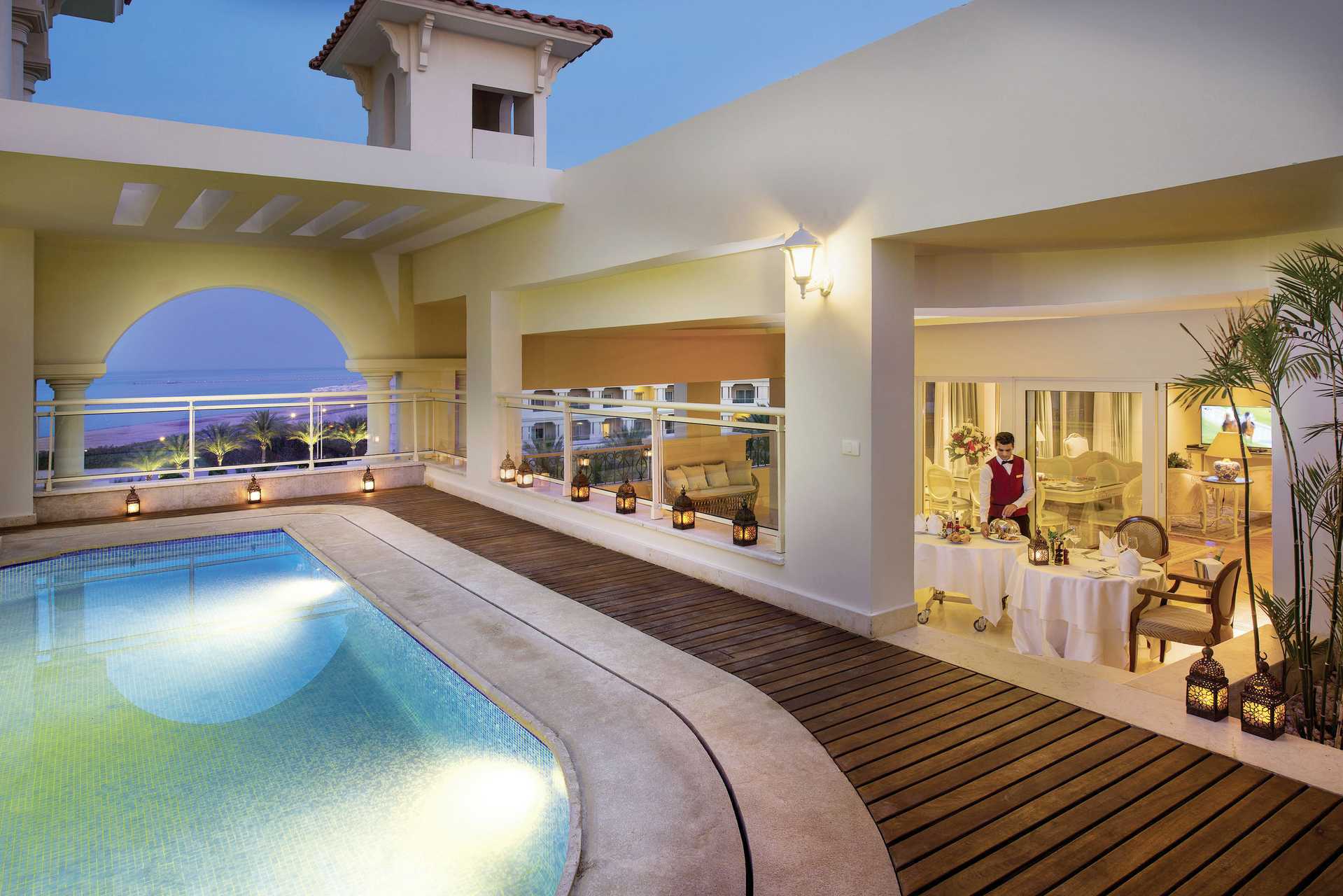 Pool på hotell Baron Palace Resort i Sahl Hasheesh, Egypten.