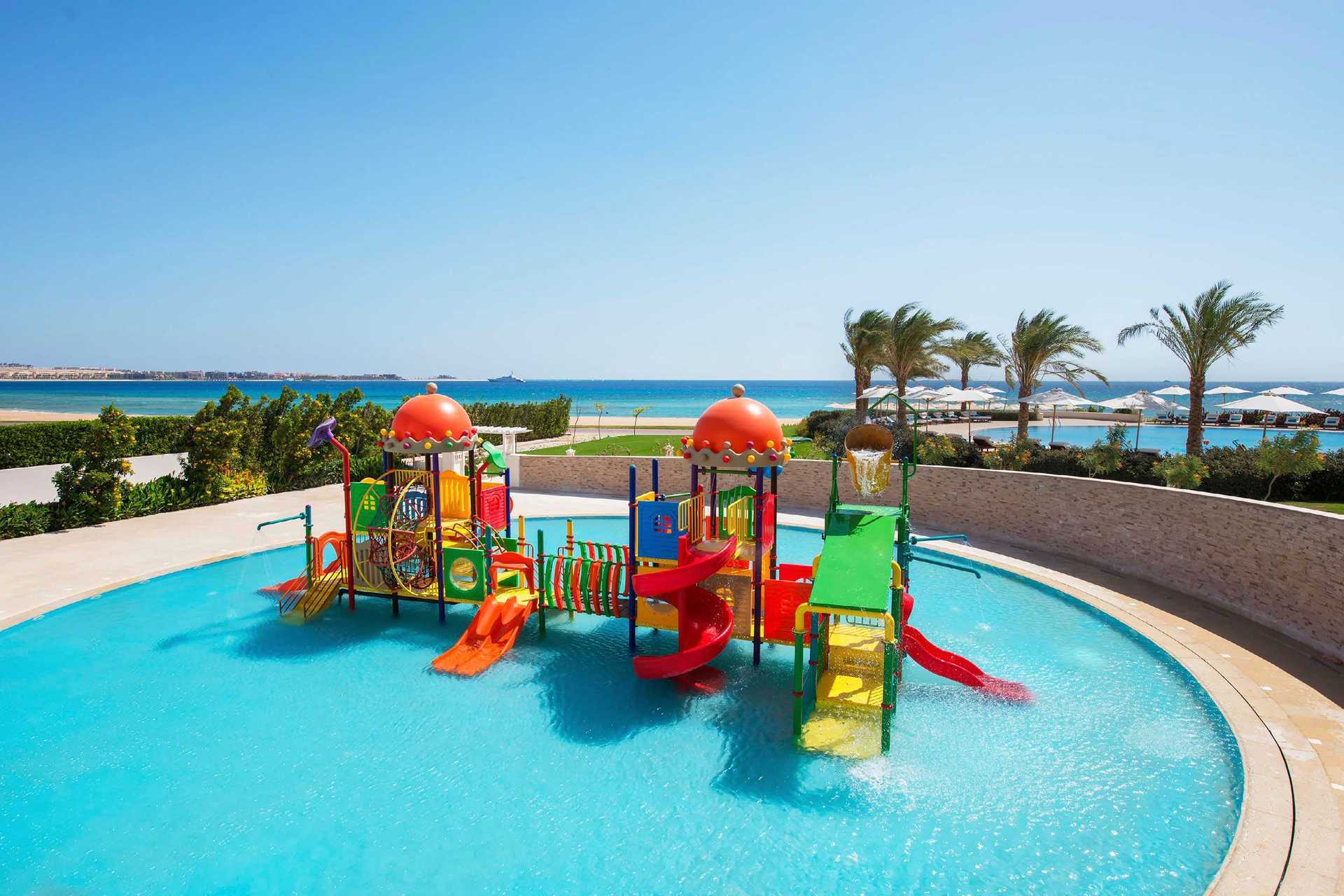 Barnpoolen på hotell Baron Palace Resort i Sahl Hasheesh, Egypten.