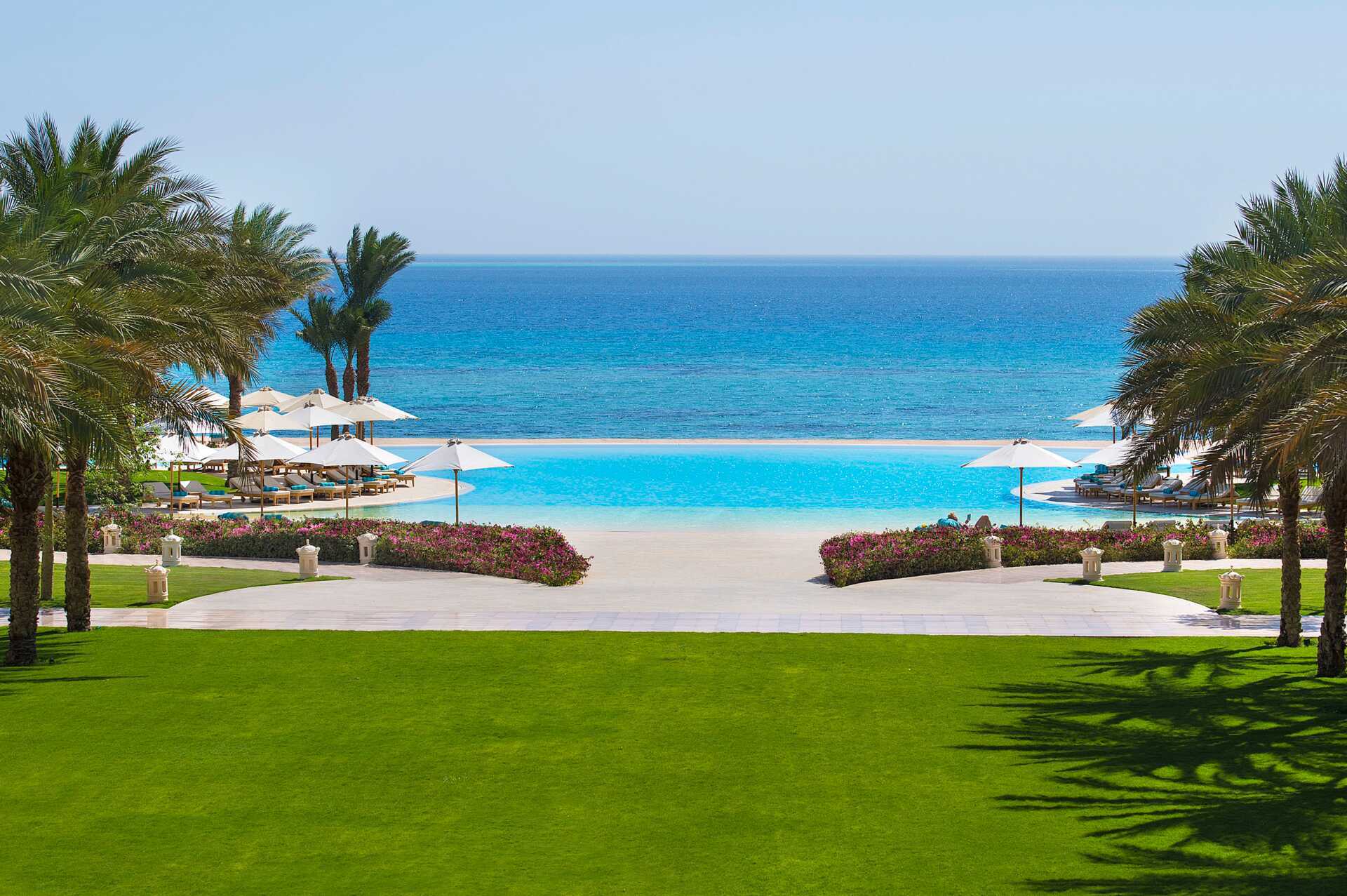 Pool på hotell Baron Palace Resort i Sahl Hasheesh, Egypten.