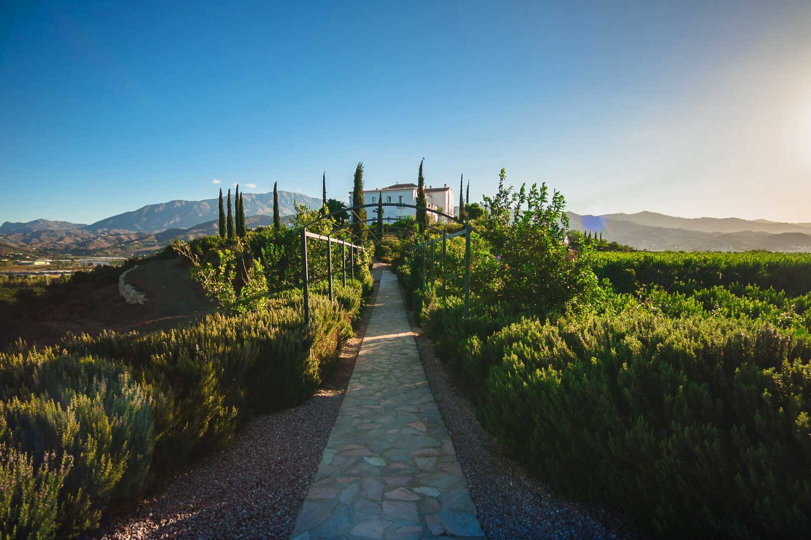 Hotell B bou Cortijo Bravo i Banamocarra.