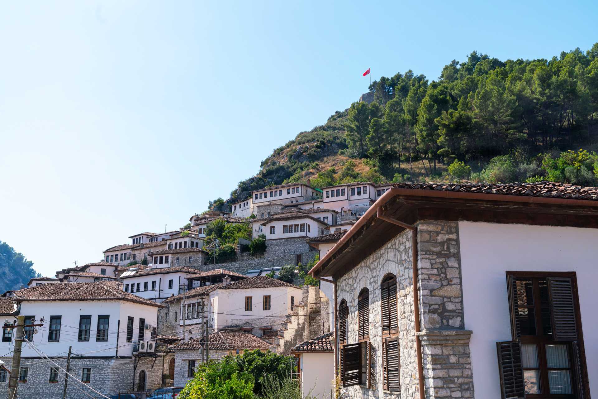 På utflykt med Apollo kan du upptäcka Berat i Albanien.