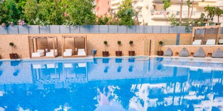 Poolområde på hotell Bio i Rethymnon stad på Kreta.