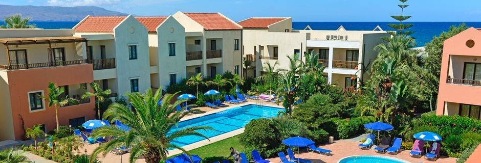 Poolområdet på Blue Sea Apartments på Kreta, Grekland.