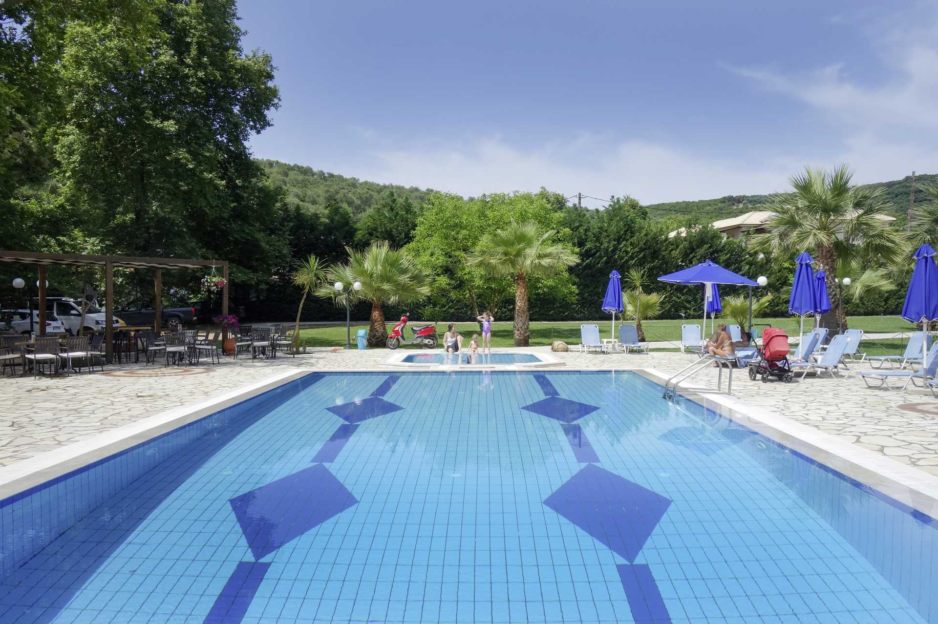 Pool på hotell Byzantion i Parga, Grekland.