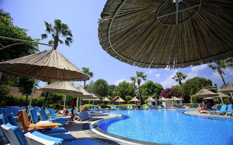 Poolområdet på hotell Can Garden Beach i Side, Turkiet.