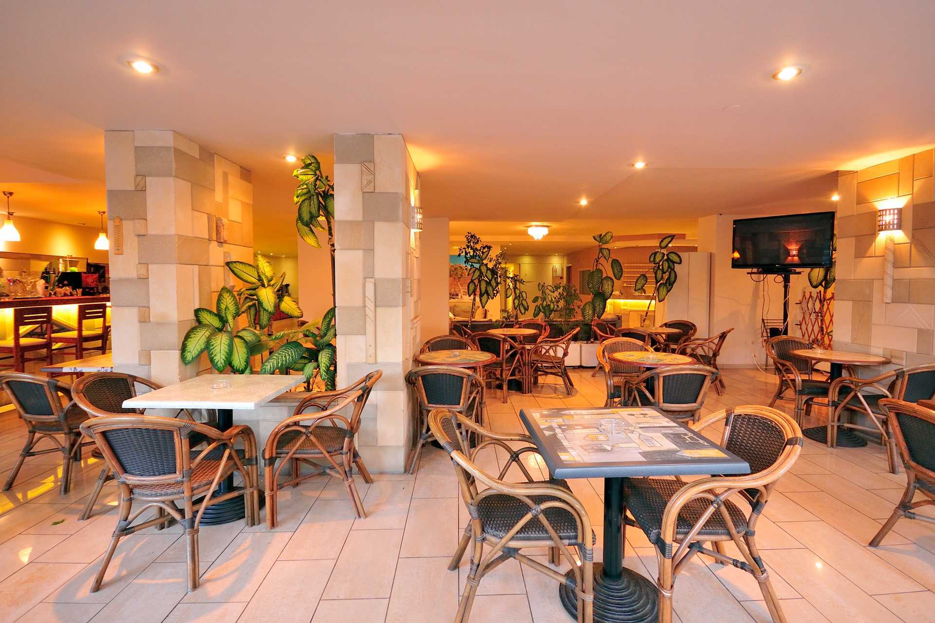 Bar på hotell Carina i Rhodos stad, Grekland.