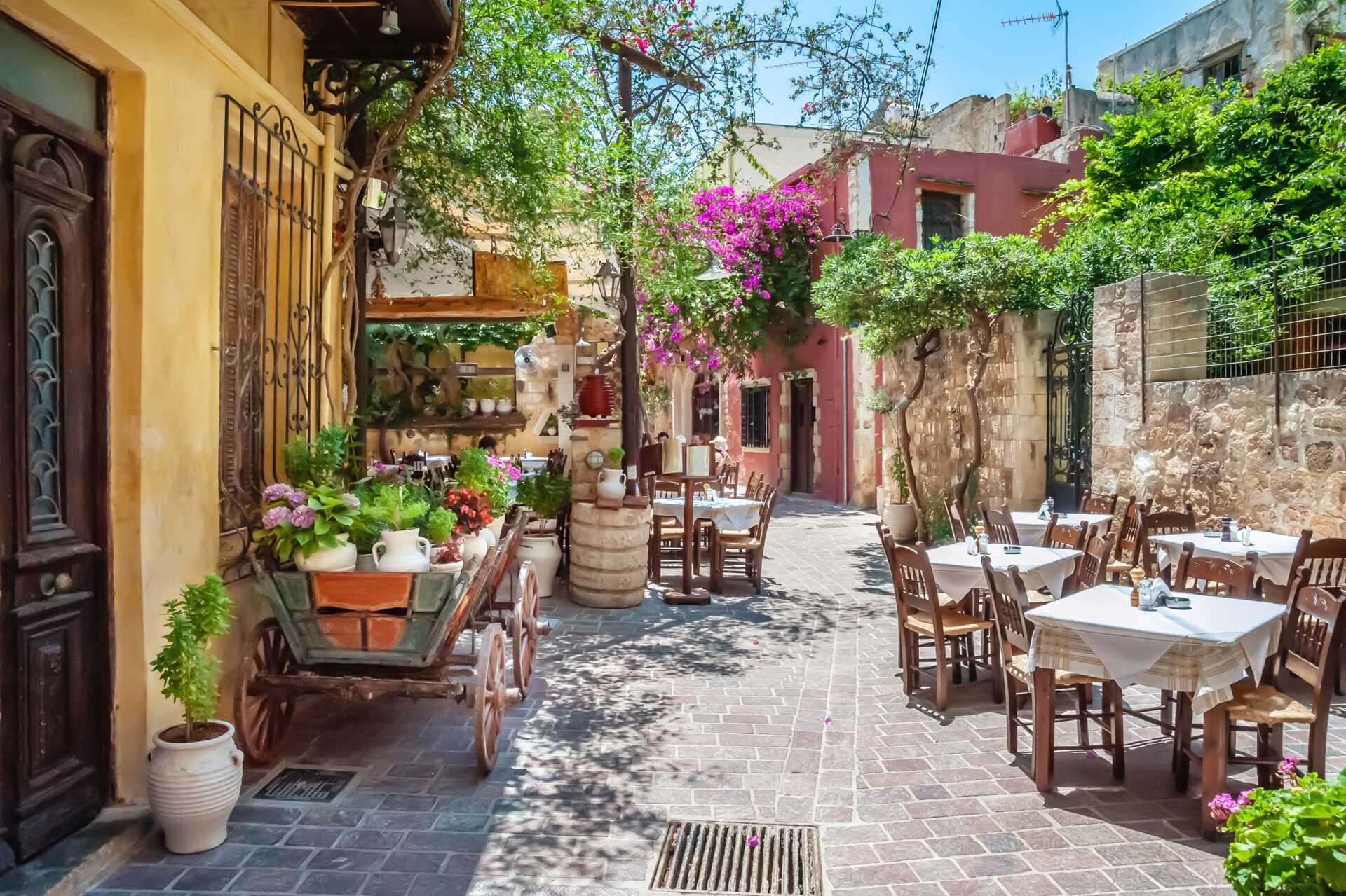 Chania och stenbyn Koumos