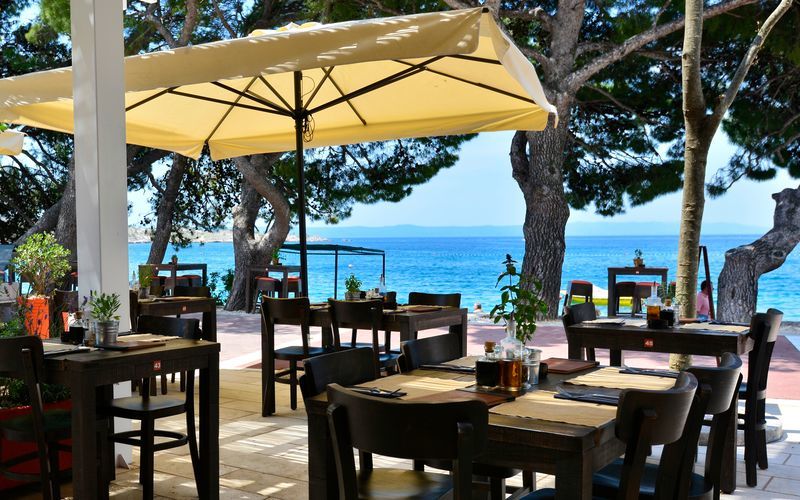 Restaurangen vid hotell City Beach på Makarska rivieran, Kroatien.