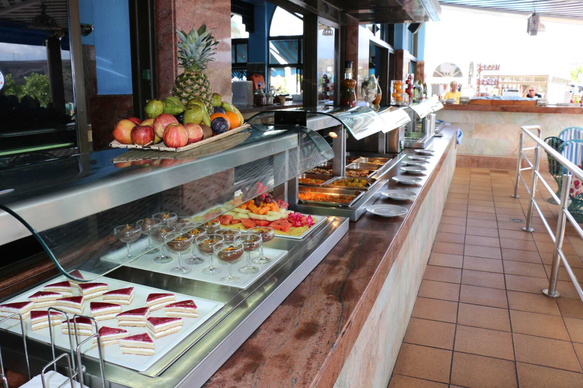 Bufférestaurang på hotell Colina Mar i Puerto Rico, Gran Canaria.