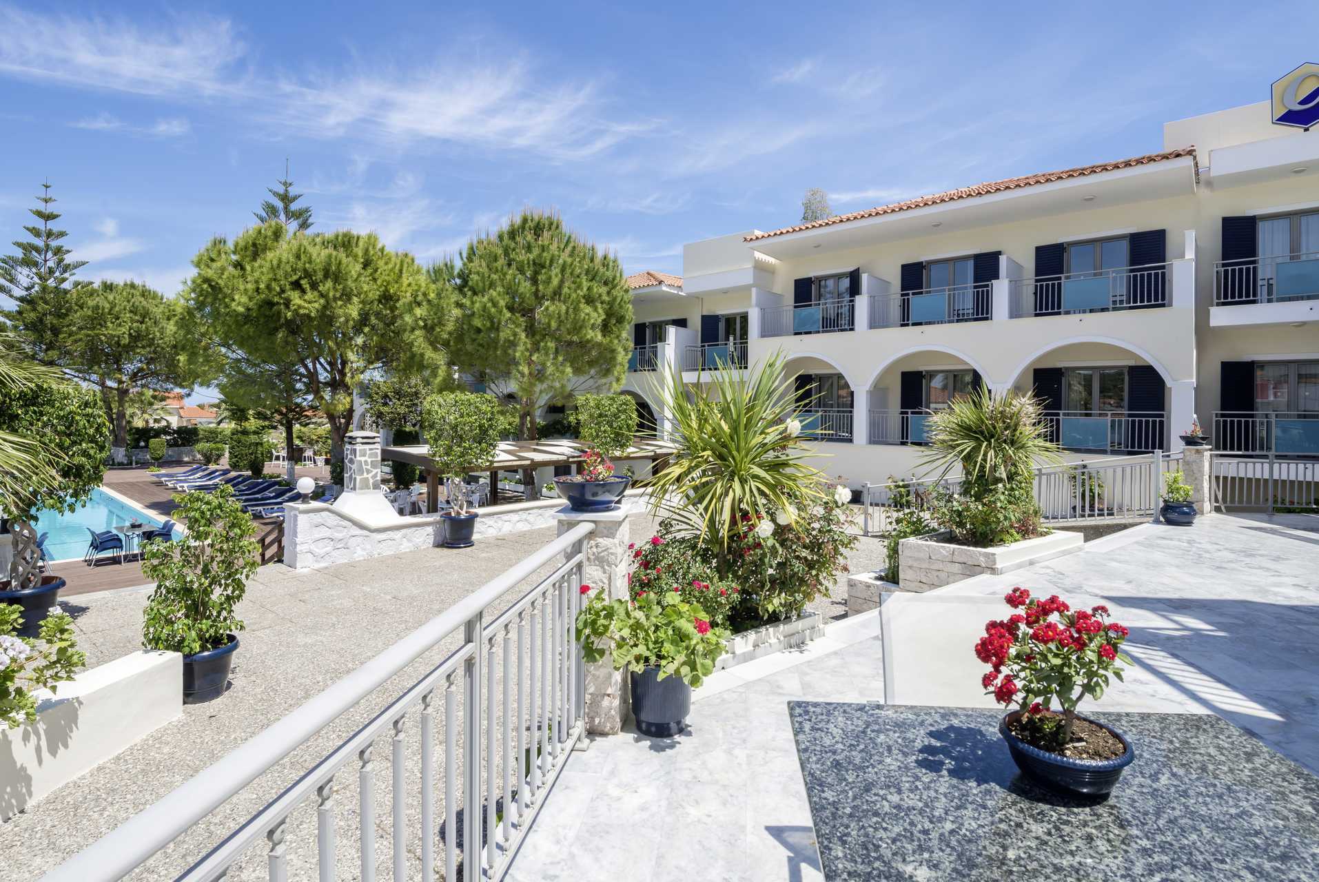 Terrass på hotell Contessa på Zakynthos, Grekland.