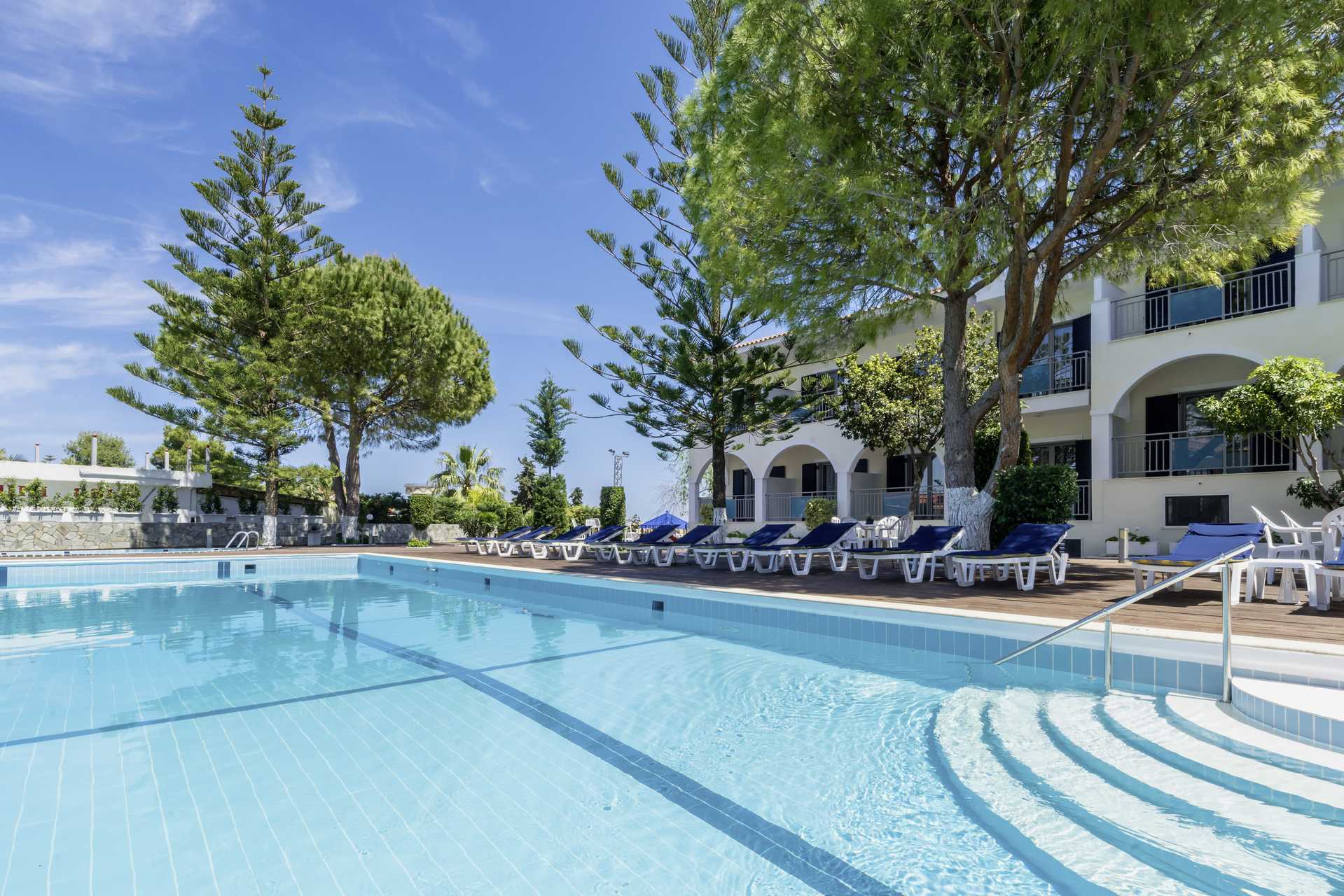 Pool på hotell Contessa på Zakynthos, Grekland.