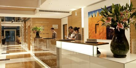 Lobbyn på hotell Delta by Marriott Jumeirah Beach, Dubai, Förenade Arabemiraten.