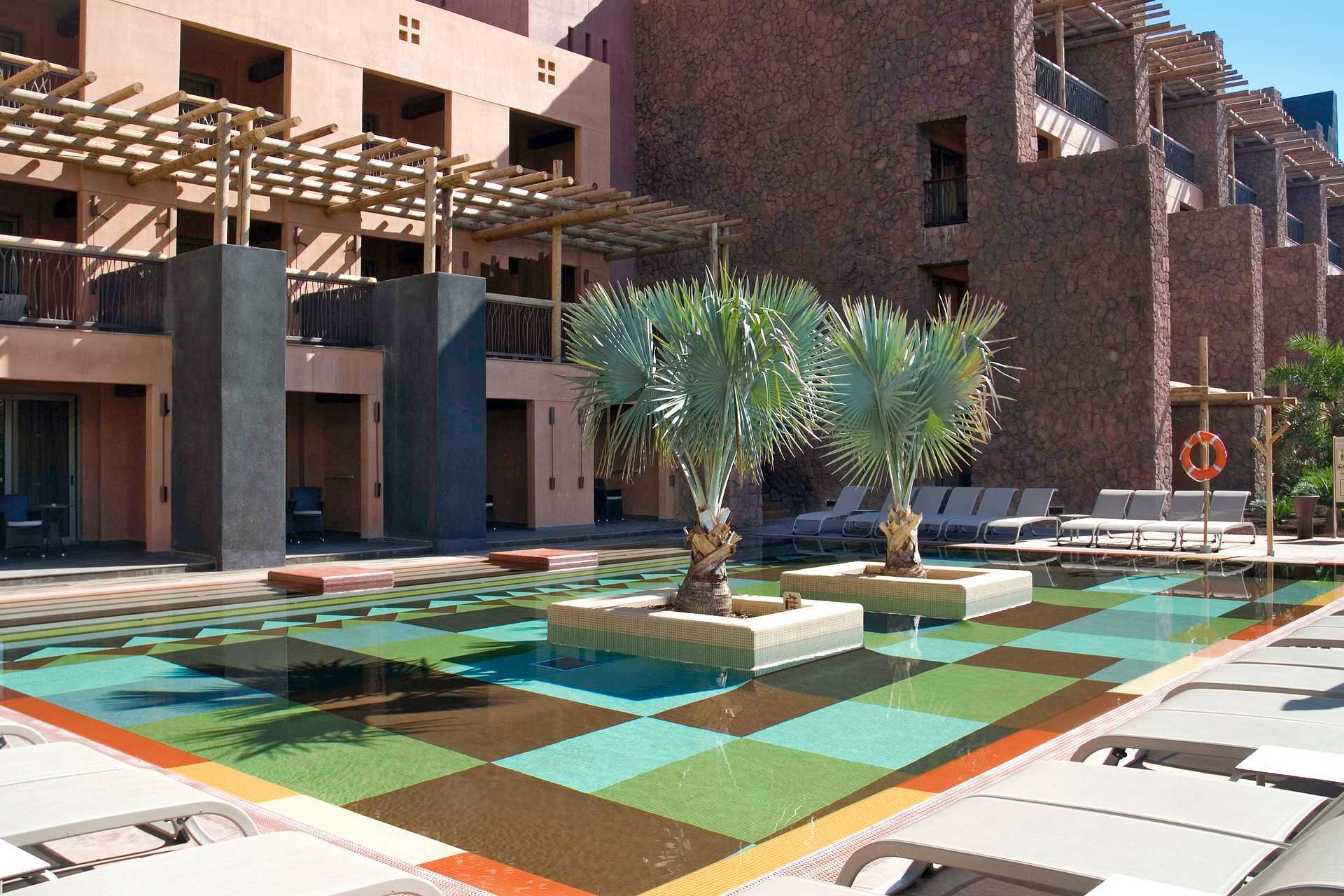 Deluxerum med poolaccess på Lopesan Baobab Resort i Meloneras, Gran Canaria.