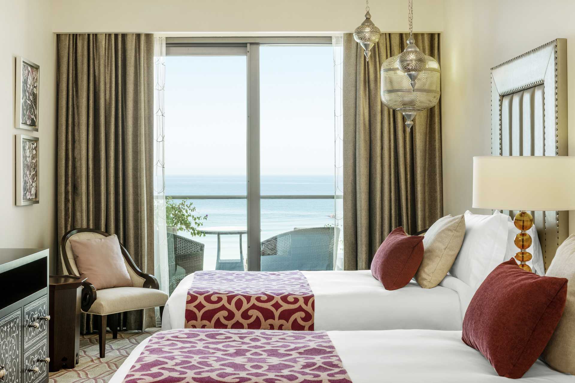 Deluxerum på Ajman Saray, a Luxury Collection Resort i Ajman, Förenade Arabemiraten.