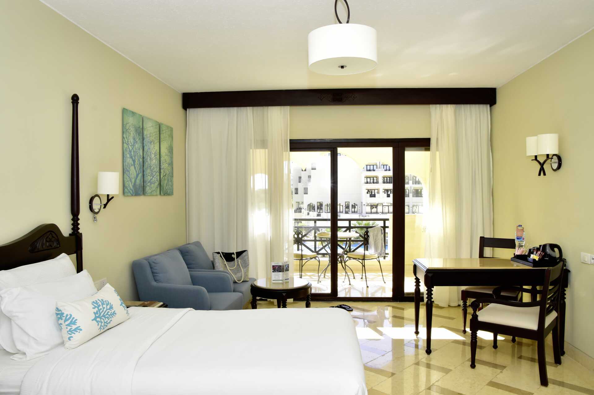 Deluxerum på hotell Steigenberger Al Dau Beach i Hurghada, Egypten.