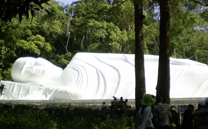Den liggande Buddhan - Taku Mountain
