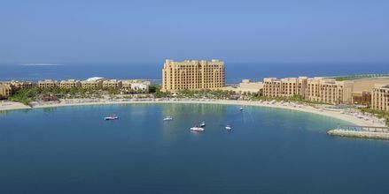 Stranden vid hotell Doubletree by Hilton Marjan Island i Ras al Khaimah.