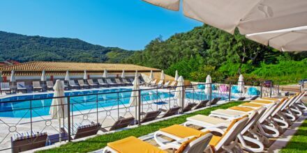 Pool på Dracos Hotel i Parga, Grekland.