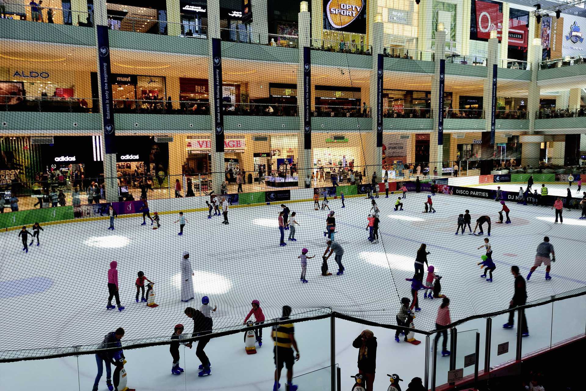 Skridskobanan i shoppingcentret Dubai Mall.