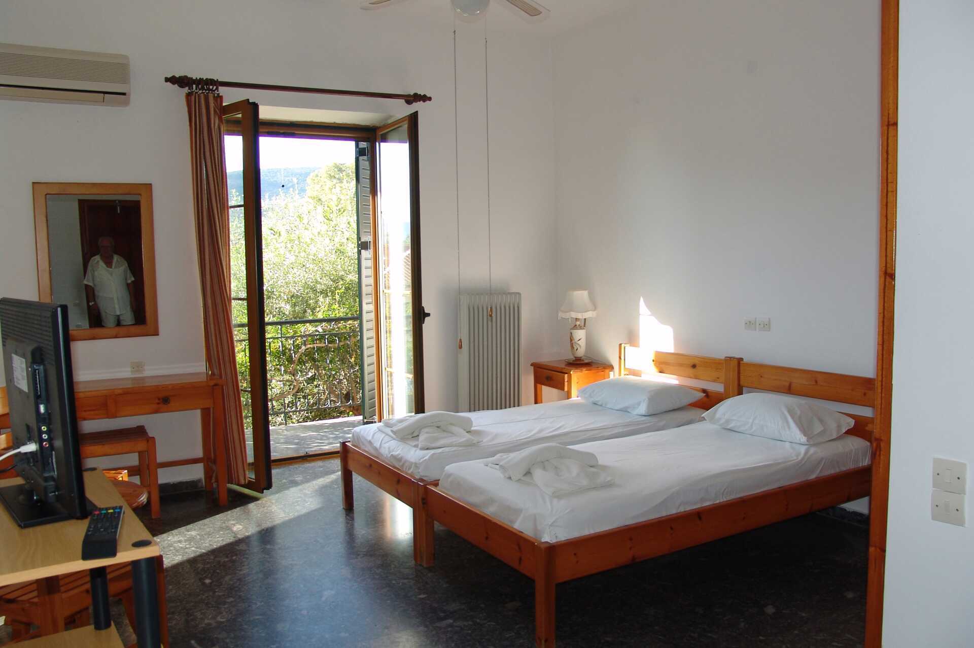 Dubbelrum/Enkelrum på hotell Patriarcheas i Kardamili, Grekland.