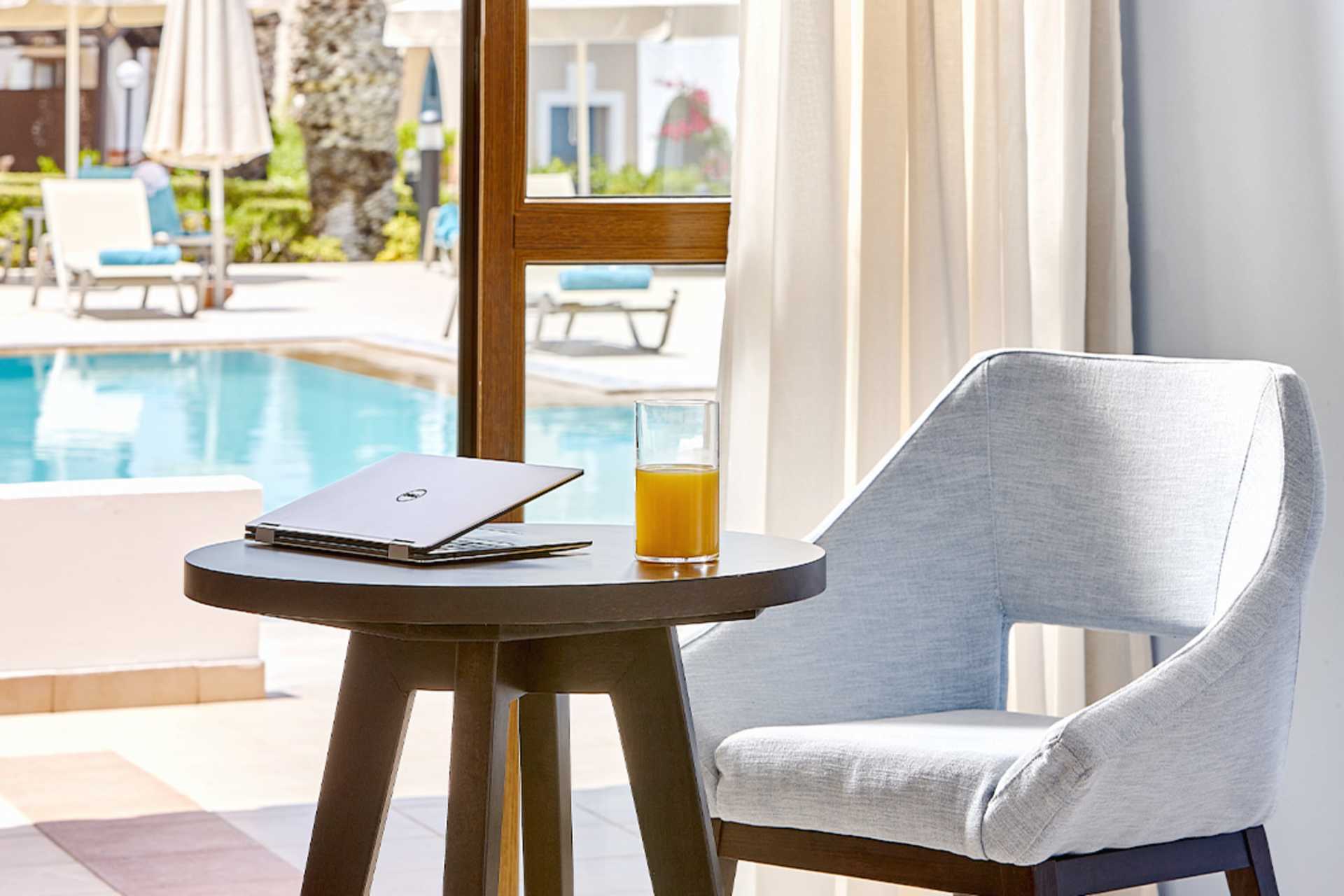 Dubbelrum i bungalow med delad pool