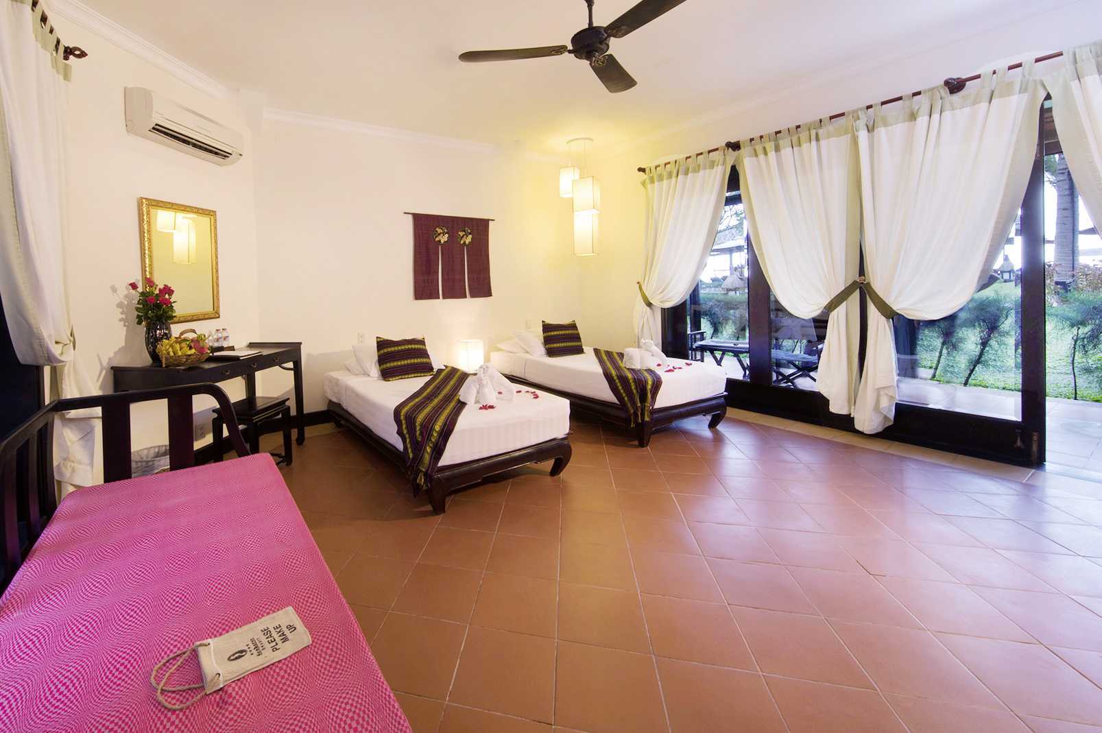 Dubbelrum i bungalow på hotell Seahorse Resort & Spa i Phan Thiet, Vietnam.