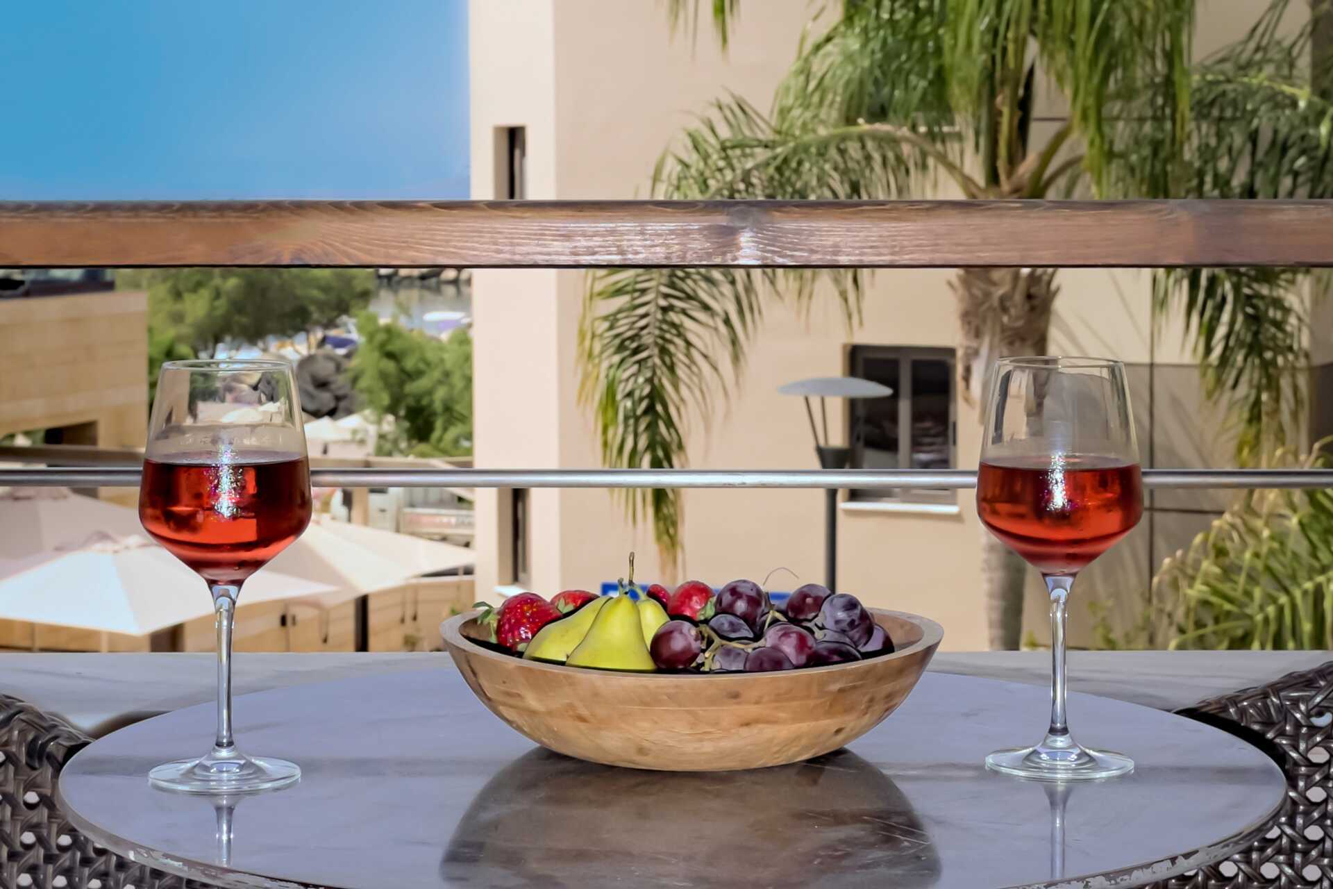 Dubbelrum i etage på hotell Porto Platanias Beach & Spa på Kreta.