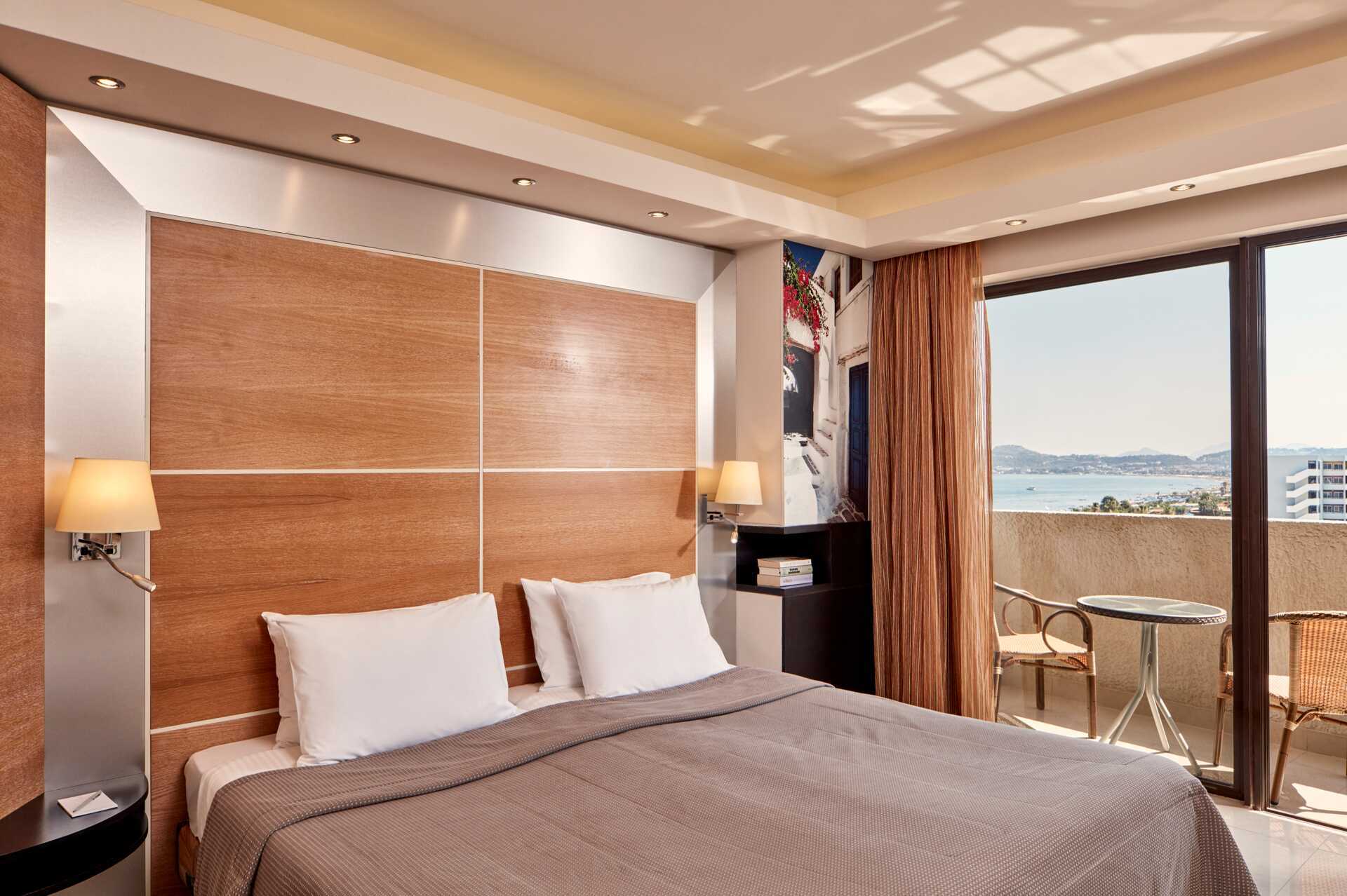 Dubbelrum med begränsad havsutsikt.