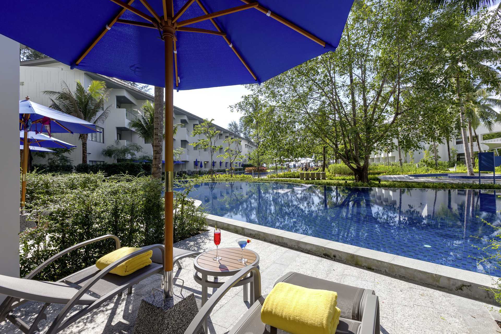 Dubbelrum med delad pool på hotell X10 Khao Lak, Thailand.